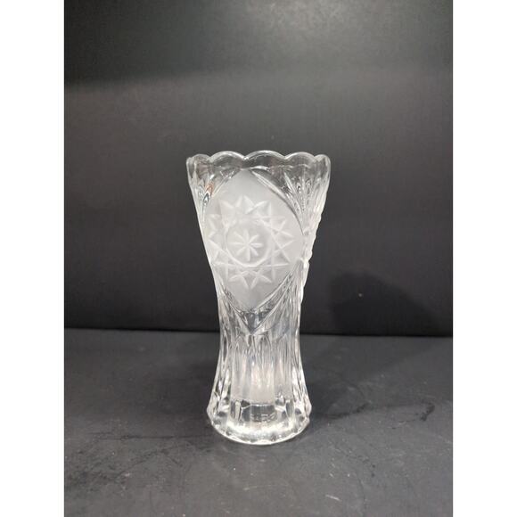 Hobstar Crystal Flare Vase 6" Tall, Frosted Star Of David, Vintage Glass Vase - Picture 2 of 9